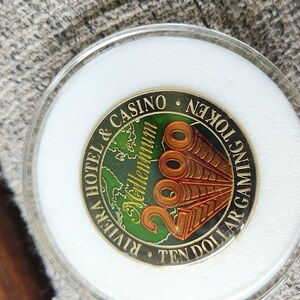Riviera‎ Casino Holographic $10 Dollar Token Millenium 2000 Rare